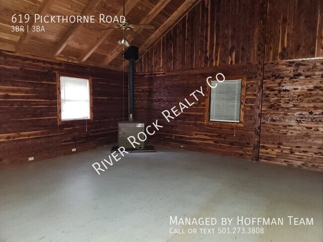 Building Photo - 619 Pickthorne Road