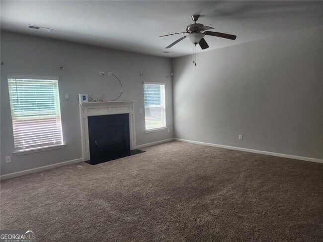 Building Photo - 270 Kestrel Cir