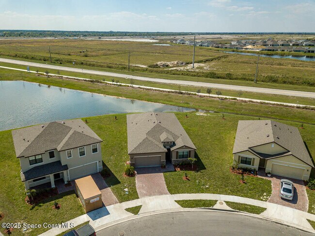 Foto del edificio - 1753 Farmhouse Rd SE