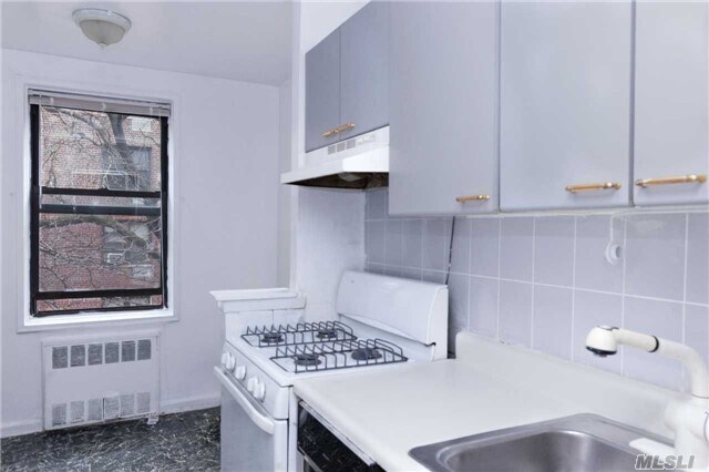 Foto del edificio - 141-30 84th Rd