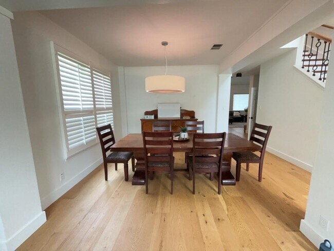 Building Photo - 905 Sweetwater Cove