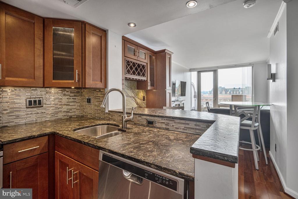801 Pennsylvania Ave NW Unit PH14, Washington, DC 20004