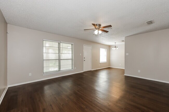 Building Photo - 517 Parkview Dr