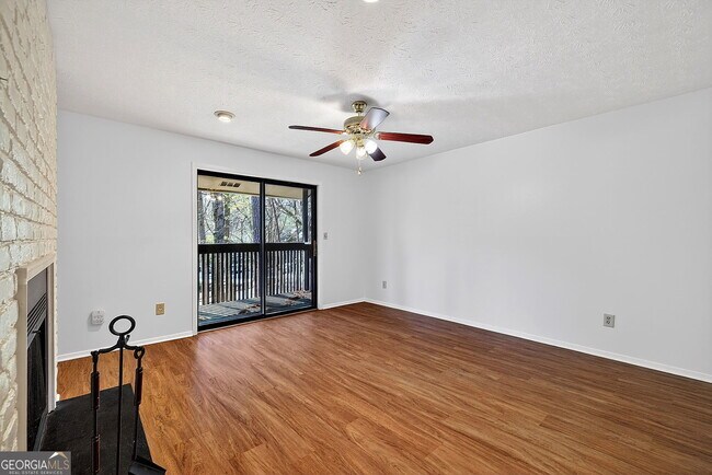 Foto del edificio - 903 Cumberland Ct SE