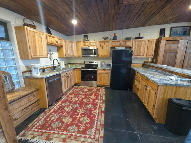 Foto del edificio - 118 E 7th St