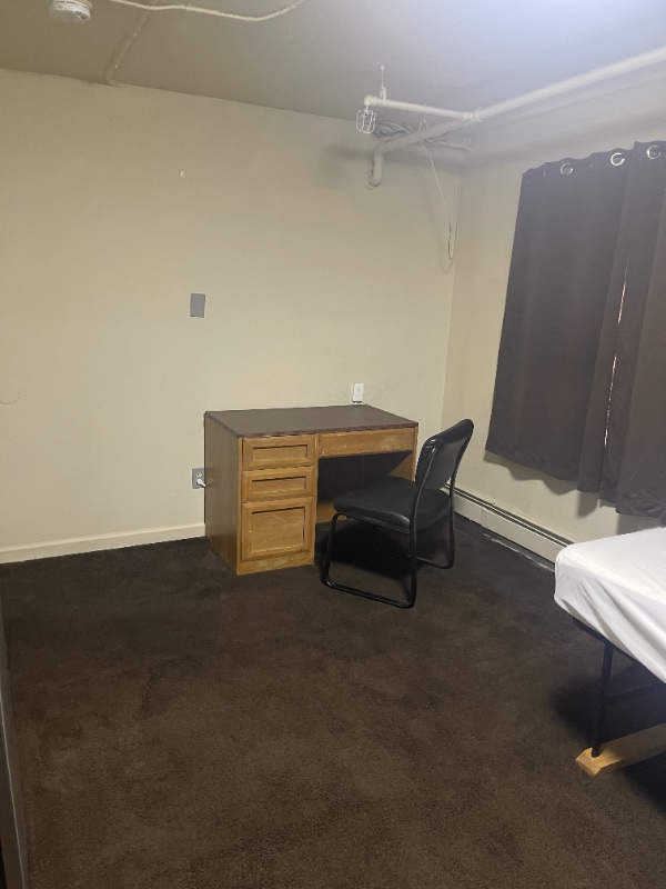 Building Photo - 612 E 14th Ave