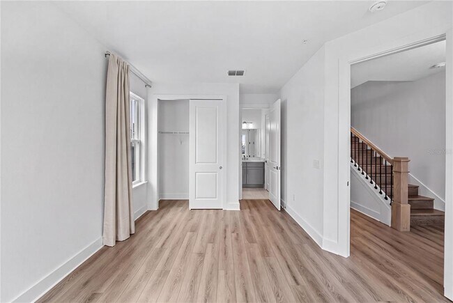 Building Photo - 1856 Crowncrest Dr