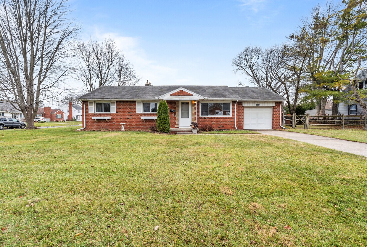 Foto principal - 5525 Sunnyside Dr