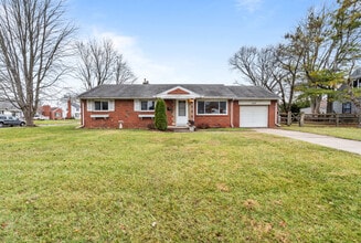 Building Photo - 5525 Sunnyside Dr