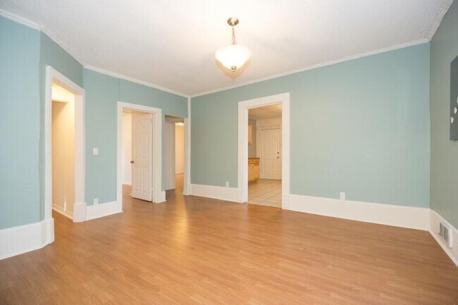 Foto del edificio - 3 bedroom in Seattle WA 98144