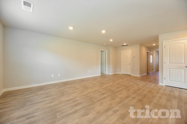 Foto del edificio - 927 Equine Dr