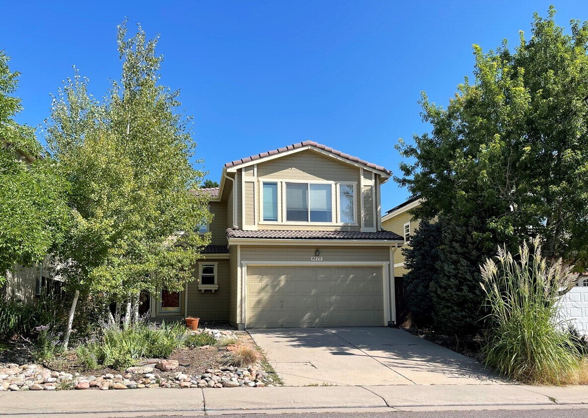 Front of house - 4479 Lyndenwood Cir