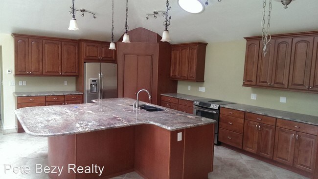 Foto del edificio - 616-57 Pleasant Valley Rd
