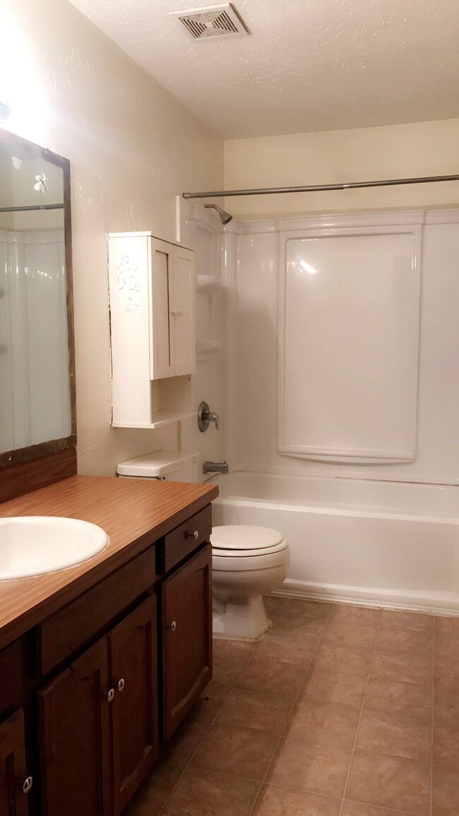 336 S Ohio St, Salina, KS 67401 Townhome Rentals in Salina KS