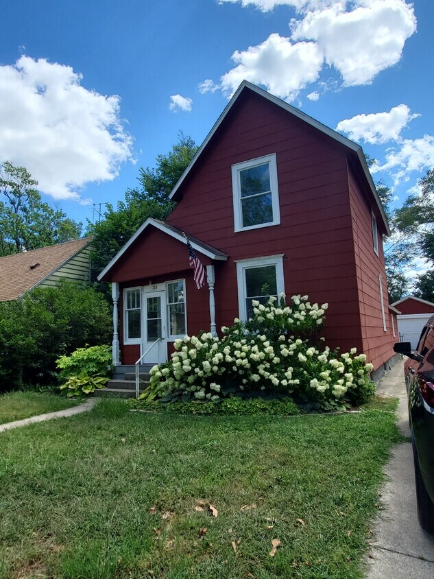 330 W 20th St, Holland, MI 49423 House Rental in Holland, MI