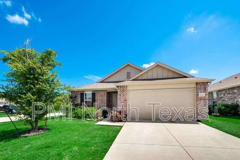 Foto principal - 1601 Megan Creek Dr