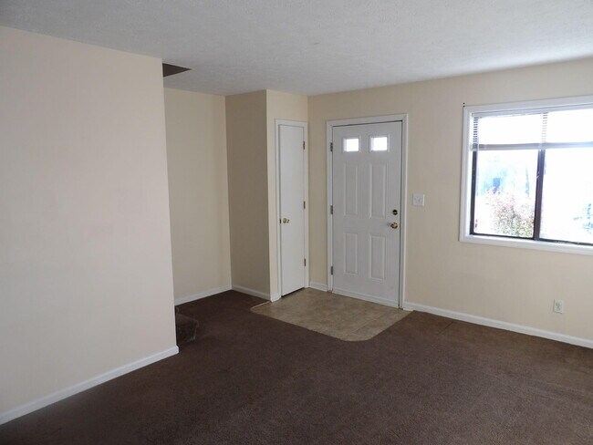 Foto del edificio - 65 Ashwood Ct