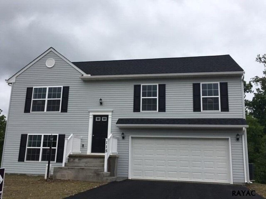 Primary Photo - 3 Bed 3 Bath Single Family Home In Mount Wolf