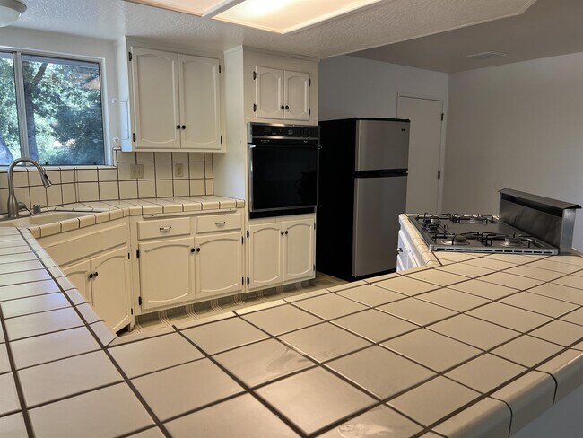 Building Photo - 51729 S Ponderosa Way