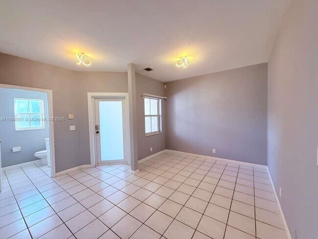 Building Photo - 16839 SW 1st Manor