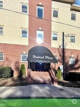 Building Photo - 116 31st Ave N