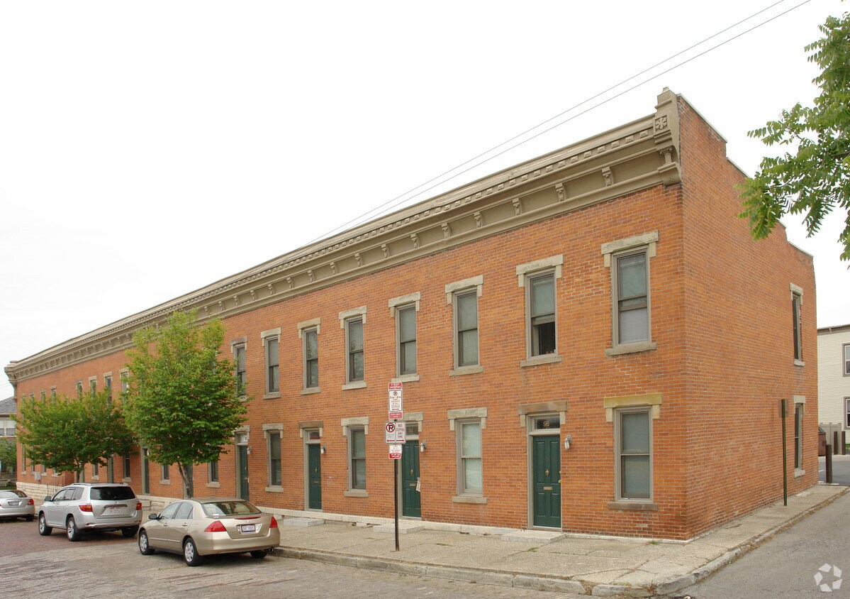 Primary Photo - 82-96 E Russell St