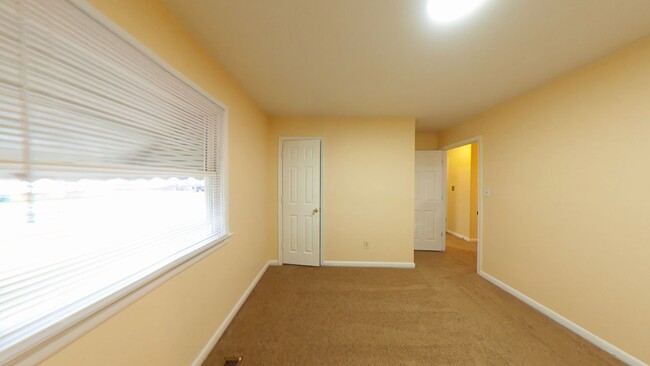 Foto del edificio - 3 Bedroom 1 Bath Rental Home in Newmarket ...
