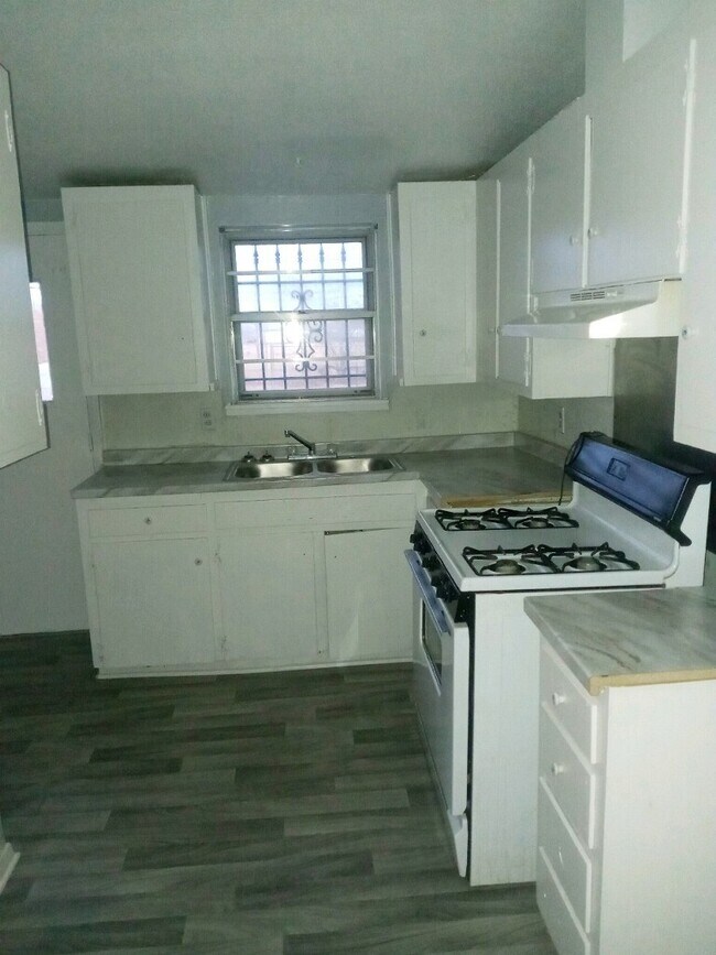 Foto del edificio - 908 Heather St