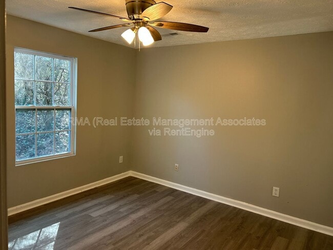 Building Photo - 82 Crystal Brook