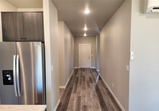 Building Photo - Very New Single Story Rambler 3 Bed, 2 Bat...