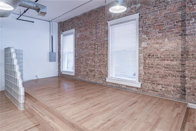 Foto del edificio - 215 Mitchell St SW