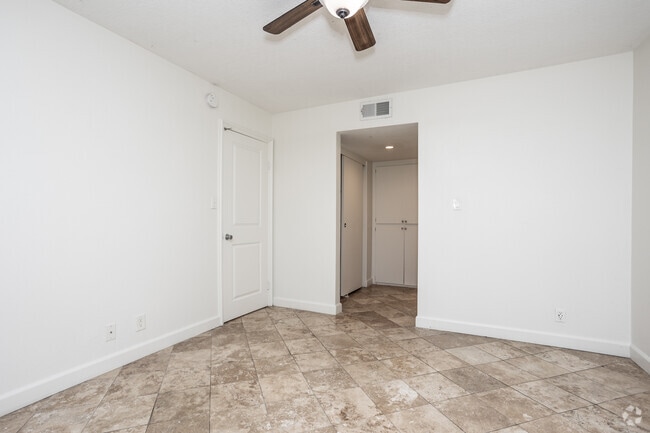 Plan A - Bedroom - Amberwood Apartments