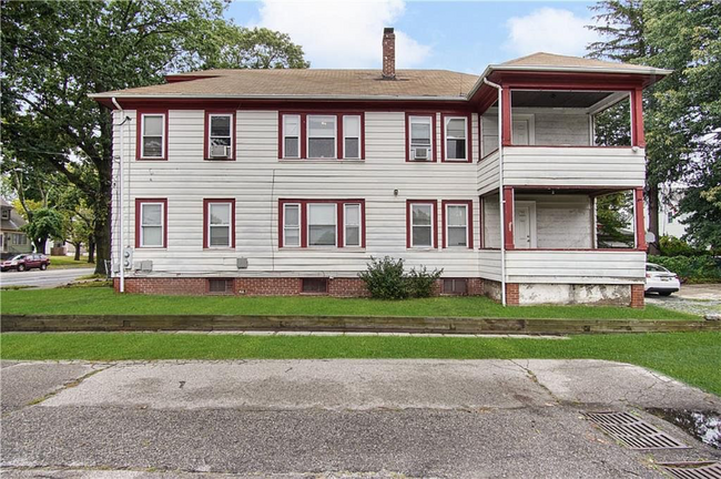 Foto del edificio - 1012 Narragansett Blvd
