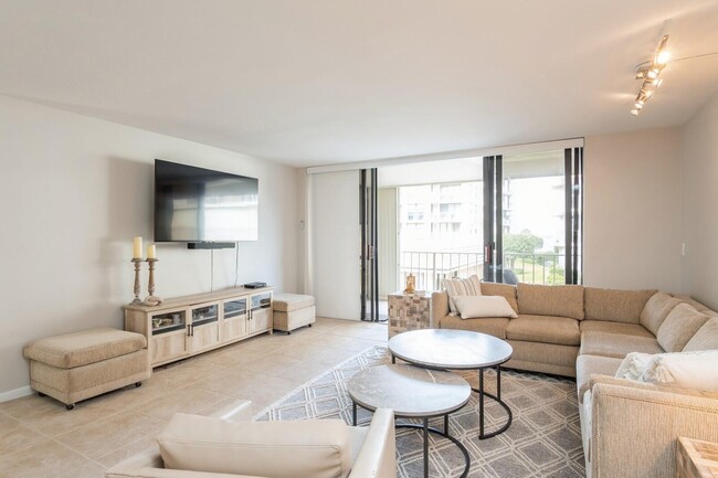 Foto del edificio - 3200 S Ocean Blvd