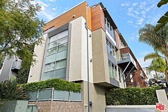 Building Photo - 1250 N Harper Ave