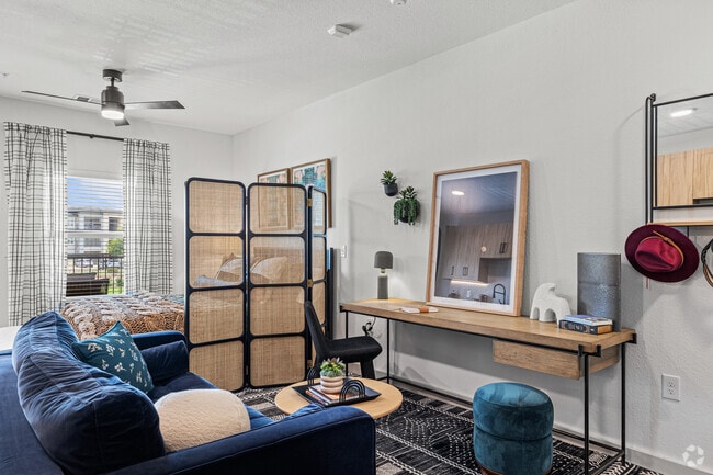 Studio - 462 SF - Living - Strata