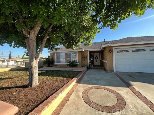 Building Photo - 1905 Poplar St