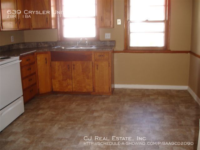 Building Photo - 639 Crysler