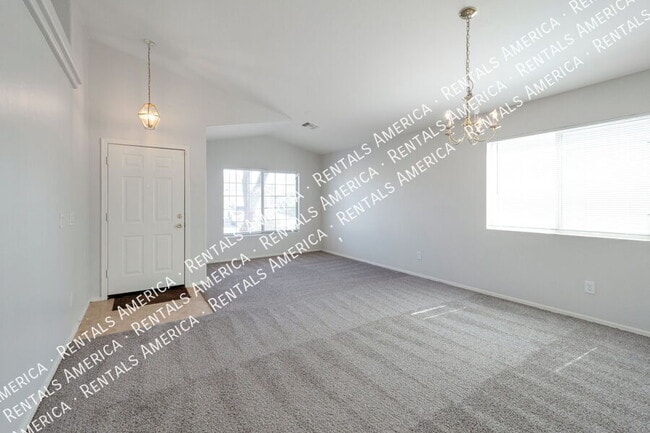 Foto del edificio - 6659 E Flynn Ave