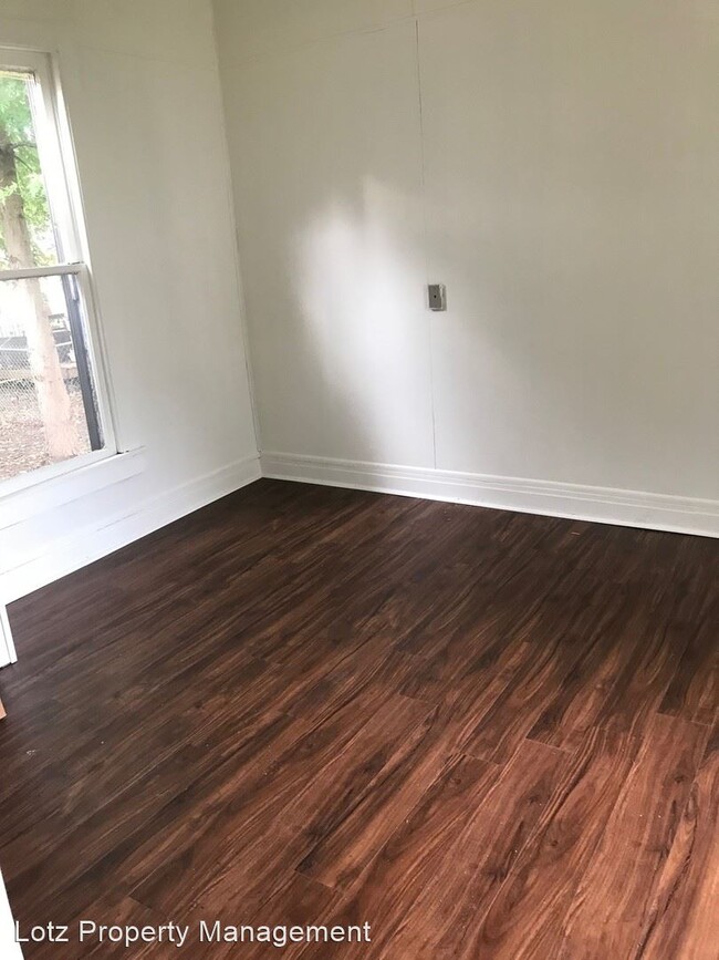 Building Photo - 2 br, 1 bath House - 623 E Calhoun