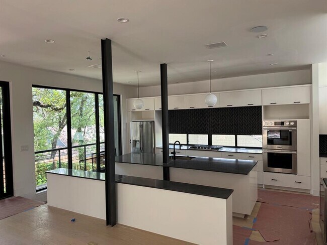 Foto del edificio - 1603 Chelsea Ln