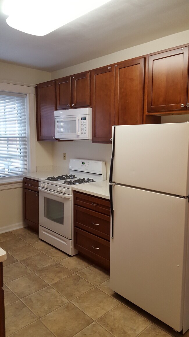 Kitchen - 7390 Norwood Ave