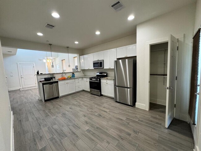 Foto del edificio - 11415 Culzean Castle Dr