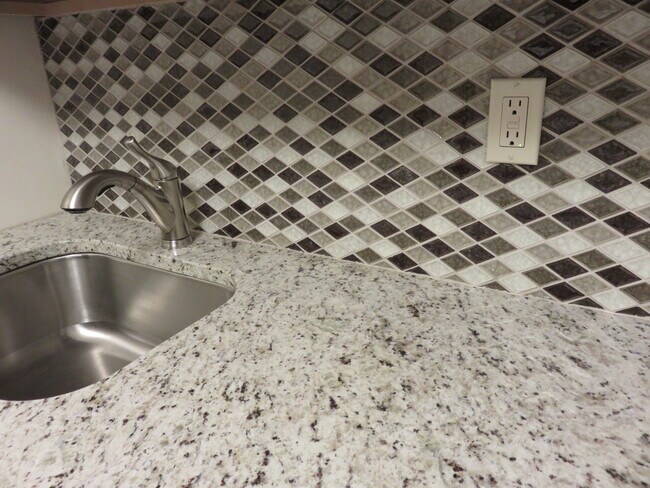 Foto del edificio - 732 Pepperidge Rd