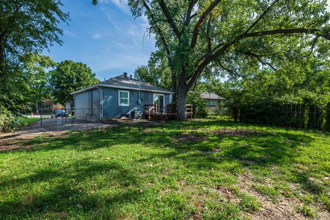 Foto del edificio - 1739 S Edwards Ct