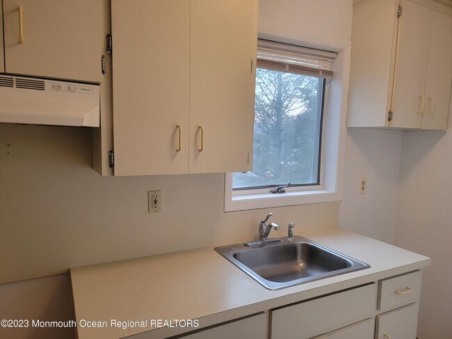 Foto del edificio - 1039 Norwood Ave