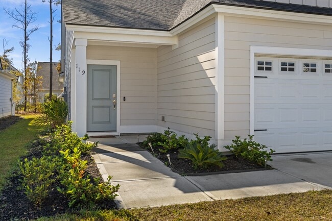 Building Photo - 119 Holloway Hl