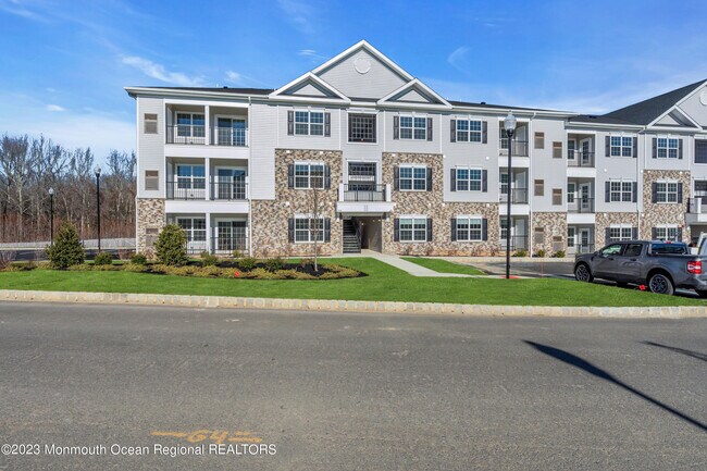 Building Photo - 923 Vanderbergh Blvd