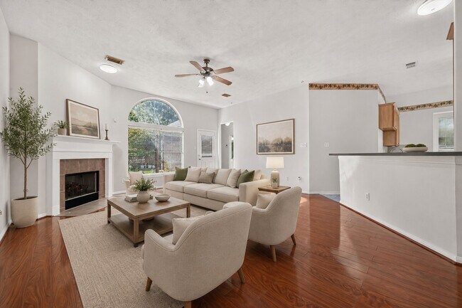 Foto del edificio - 10802 Warner Hollow Ct