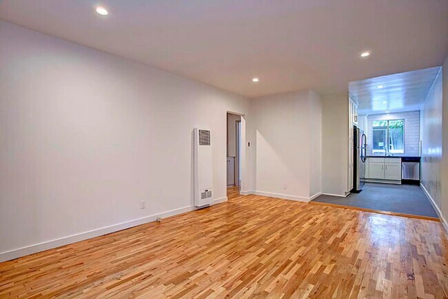 Foto del edificio - 1623 N Formosa Ave